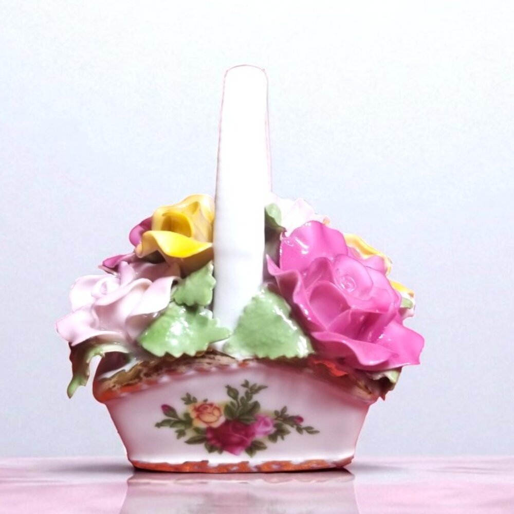 Royal Albert England Bone China Musical Basket of Roses 1962
